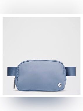 Lululemon Everywhere Belt Bag 1L